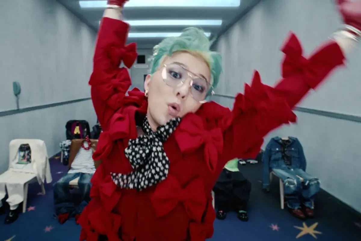 G-Dragon's "TOO BAD" Becomes 2nd Song To Achieve Perfect All-Kill In 2025 그림
